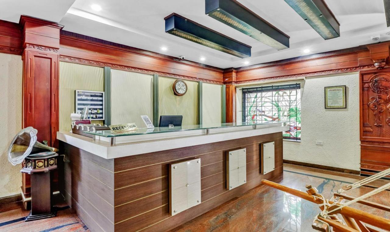 Treebo Symphony Hotels And Resorts Angamally Kizhake Chālakudi Exterior foto